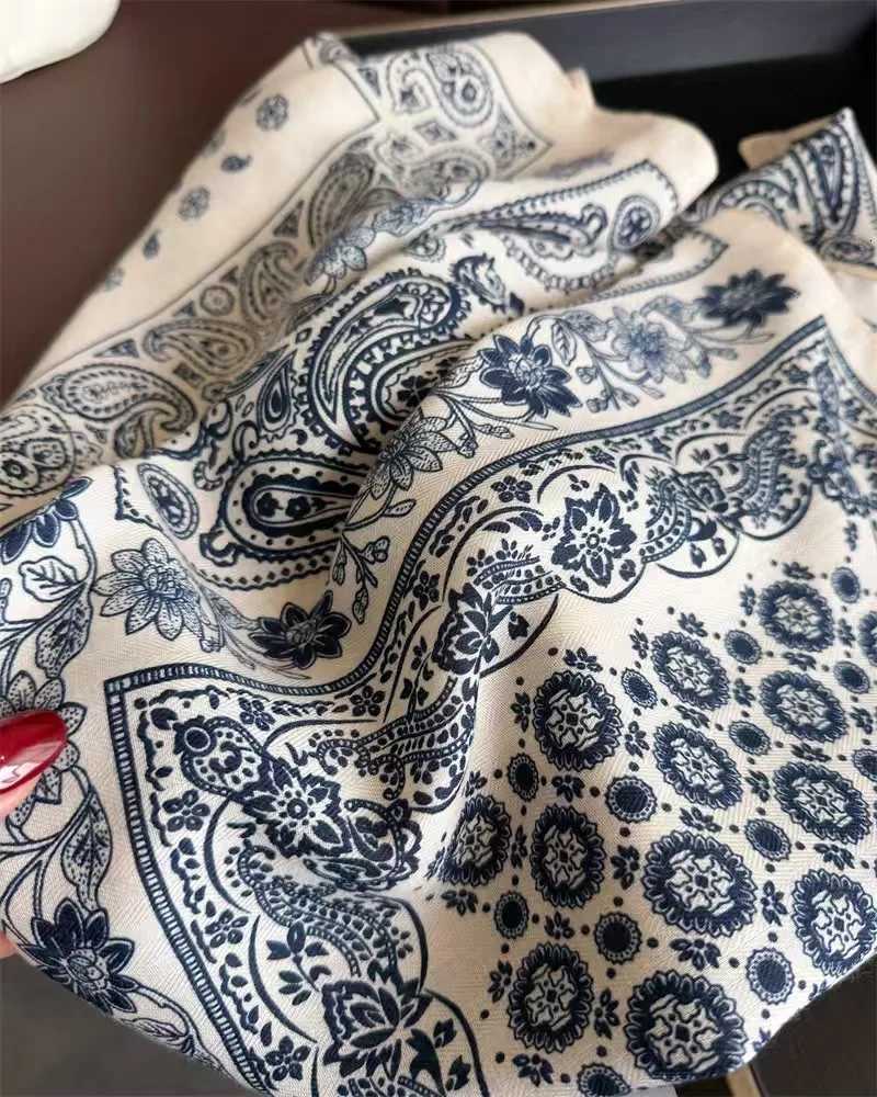 Fashion Wens Scarf Premium Imitation Silk Retro Paisley Print Lightweight Neck Scarf for Work Streetwear X260328