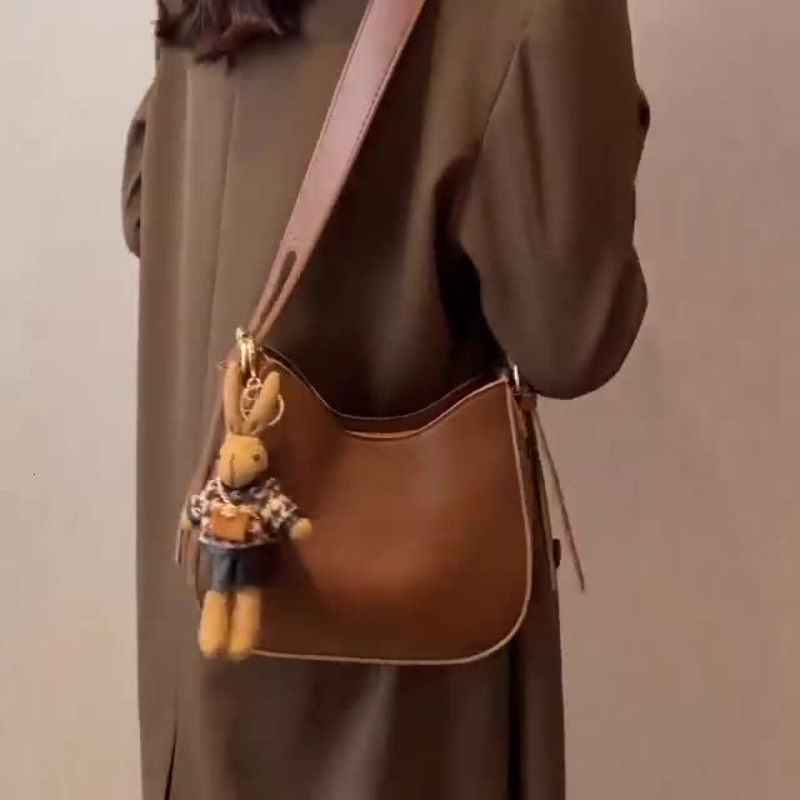 High-End Bucket for Women, Niche Underarm 2025 New Trendy Fashion Single Shoulder Bag, Versatile Crossbody Bag