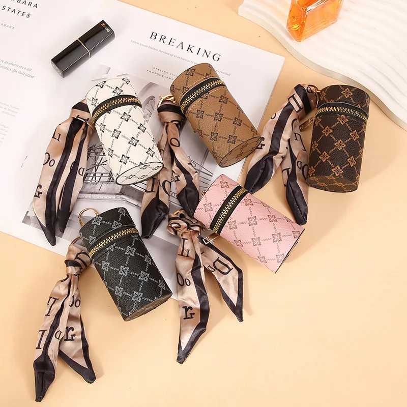 Scarf Pattern Lipstick Keychain Mini PU Leather Holder with Keyring Monogram Print Bag Charm for Women Cute Cosmetic Pendant Z260330