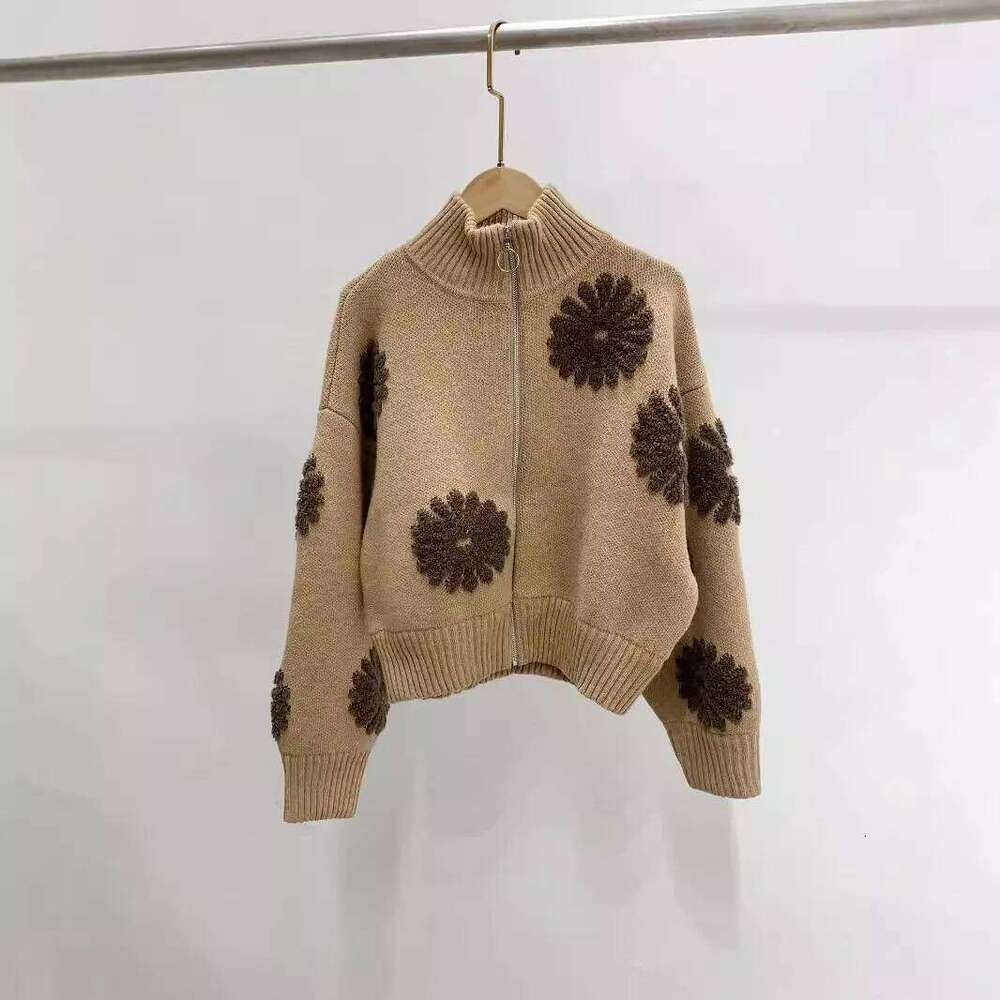 2 Colors Women Daisy Embroidered Knit Sweater Female Zipper Turtleneck Long Sleeve Short Jumper Cardigan Mdng260330