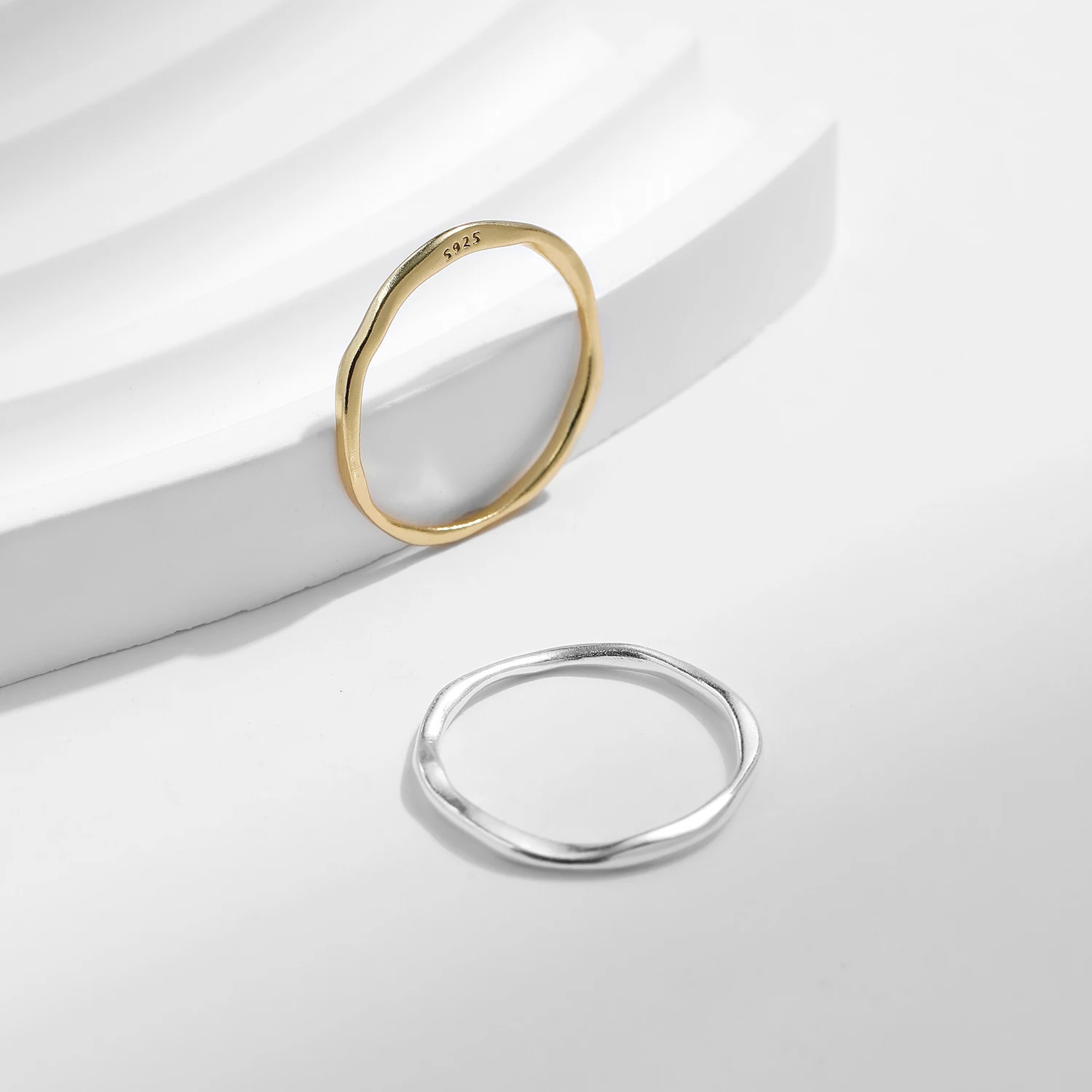 MODIAN 925 Sterling Silver Simple Geometric Line Twisted Ring Trendy Stackable Gold Color Fine Jewelry For Women Party Gifts 260324