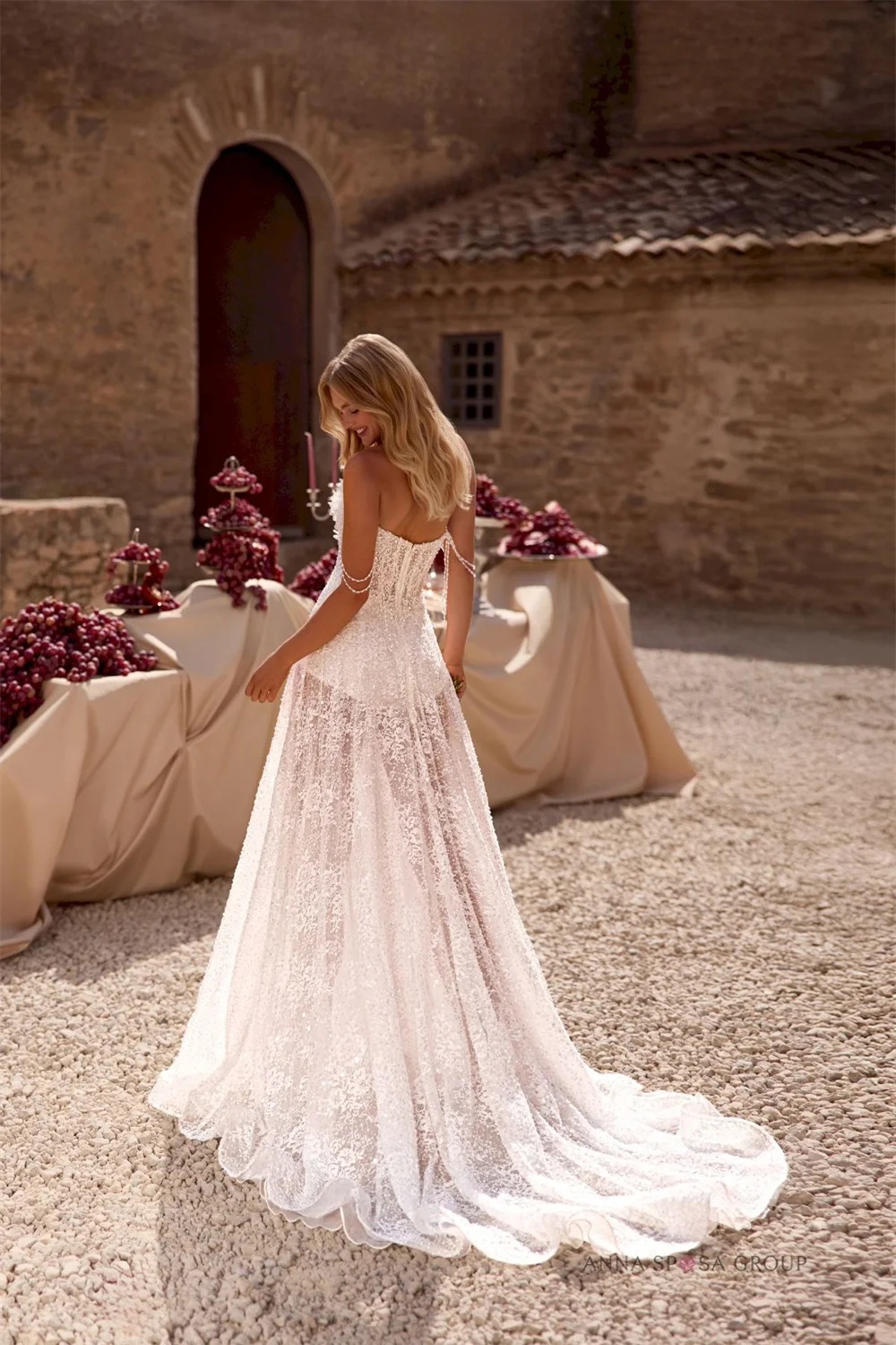 Elegant A Line Women Wedding Dress Strapless Sleeveless Bridal Gowns Beading Sequins Lace Sweep Train Dress Custom Made vestidos de novia
