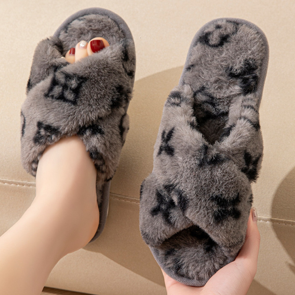 Free Shipping Designer Sandals Four Leaf Clover Open Toe Women's Slippers Autumn and Winter Warm Cotton Slippers Home Daily Outfit