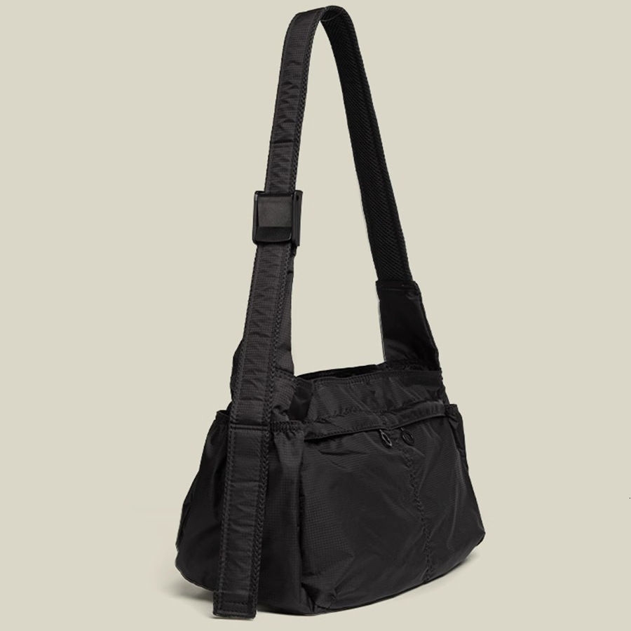 2025 New Large Capacity Commuting Casual Shoulder Tote for Men and Women Water-Resistant Sporty Crossbody Bag