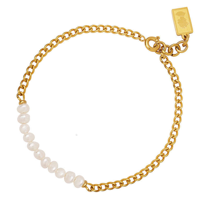 French Choker Niche Bestseller In Europe And America, Portrait Square Pendant Pearl Bracelet, Titanium Steel Plated With Real Gold