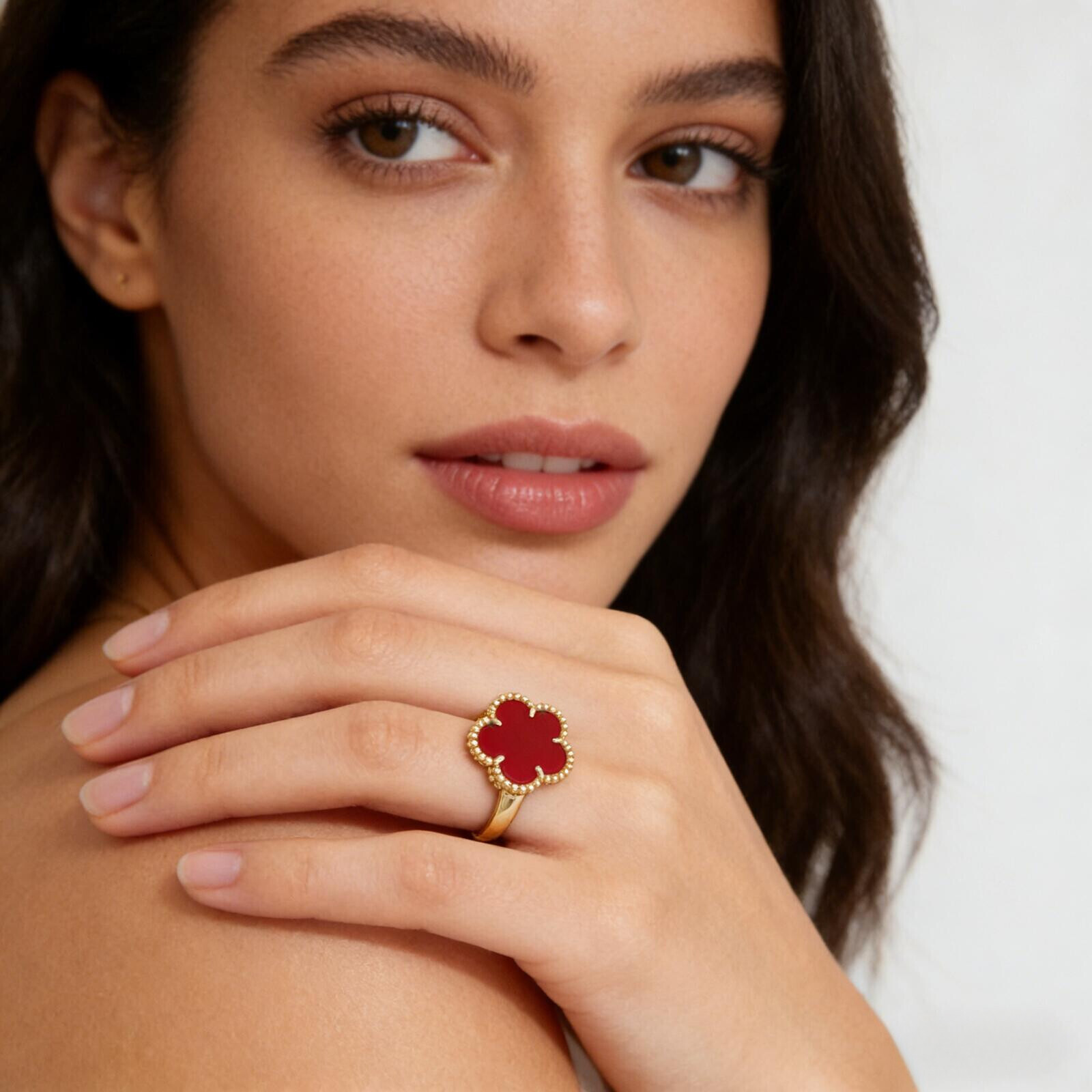 RingThick Plated 18K Gold Four-Leaf Clover White Mother-Of-Pearl Without Diamonds Ring Malachite Ring Fashion Personality Ring