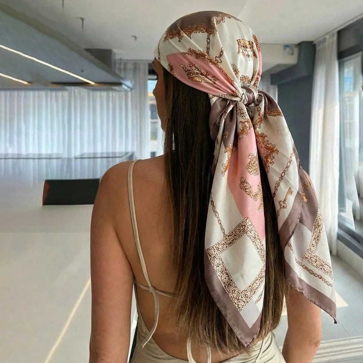 90cm Fahion Satin Silk Square Scarf Vintage Print Design Wen Muslim Hijab band Newest Hair Band Kerchief 9090cm X260328