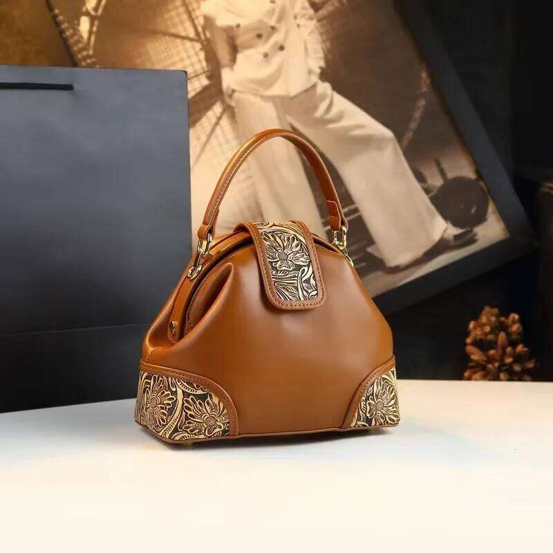 2026 New Fashionable High-End Messenger Elegant Small Handbag Open Single Shoulder Design Leather Bag