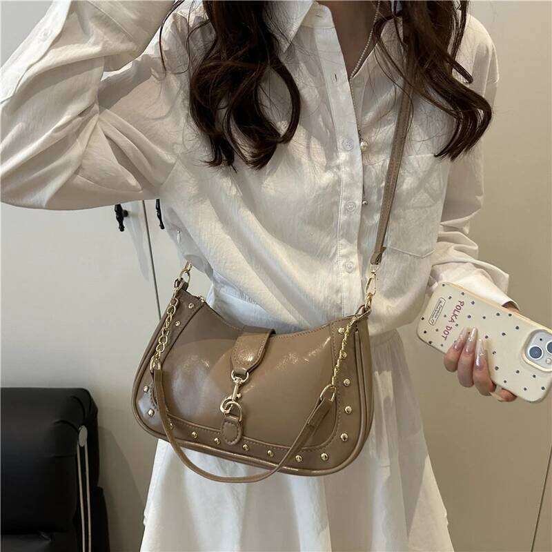 Fashionable And Casual Women Shoulder With Hook Lock Metal Rivet Decoration Diagonal Cross Bag Suitable For Daily Commuting QIBALIANGPIN
