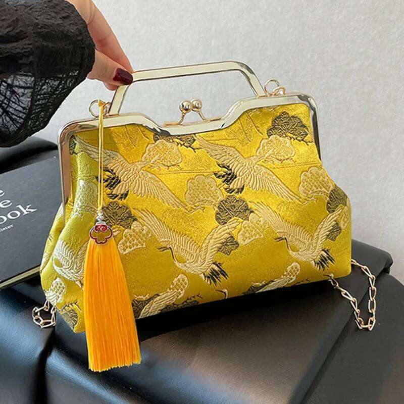 Chinese Embroidery Vintage Women Tassels Shoulder Bag Crossbody Bags Lock Shell Clip Designer Handmade Wedding Chic Clutch Lady Handbags And Purse