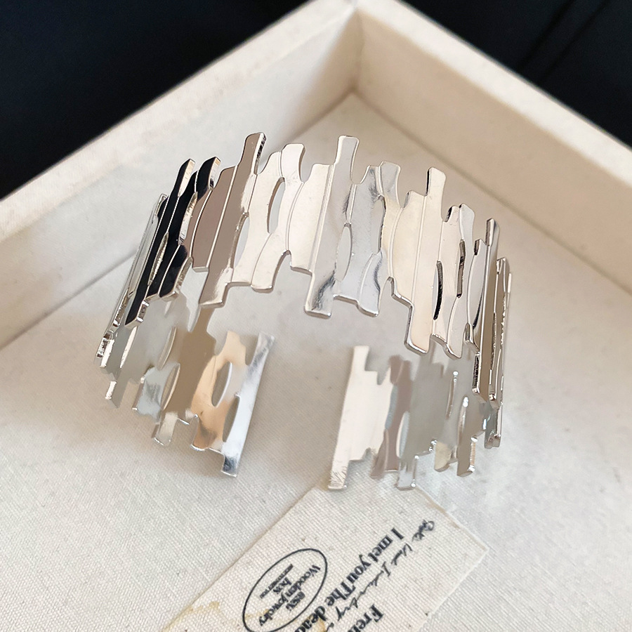 European American metal irregular open bangles, trendy and fashionable exaggerated design bracelets, niche high-end jewelry wholesale - view 7