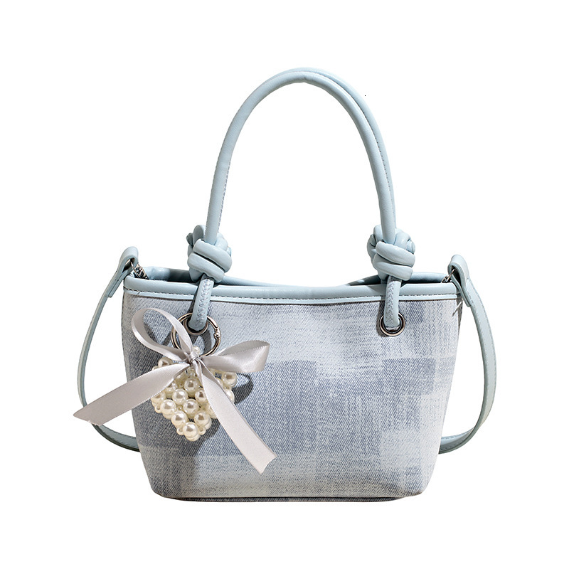 Casual, simple, and sweet bucket bag for women, 2026 spring new fashion trendy crossbody bag, simple commuter handbag
