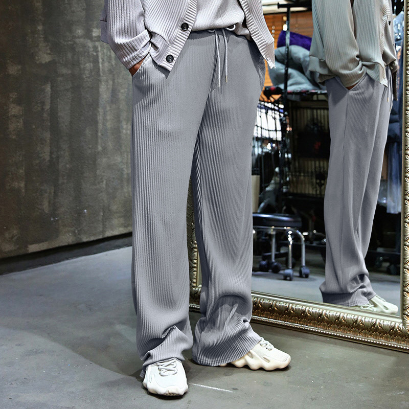 Chic Unisex High Rise Denim with Slim Silhouette: A Staple of Modern Fashion