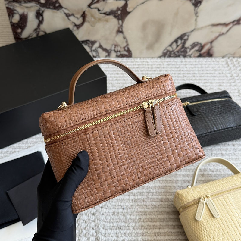 Women Designer Brown Straw Makeup Bag Weaving Design Golden Hardware Removable Matelasse Chain Square Shoulder Crossbody Cosmetic Case Purse with Top Handle 19cm