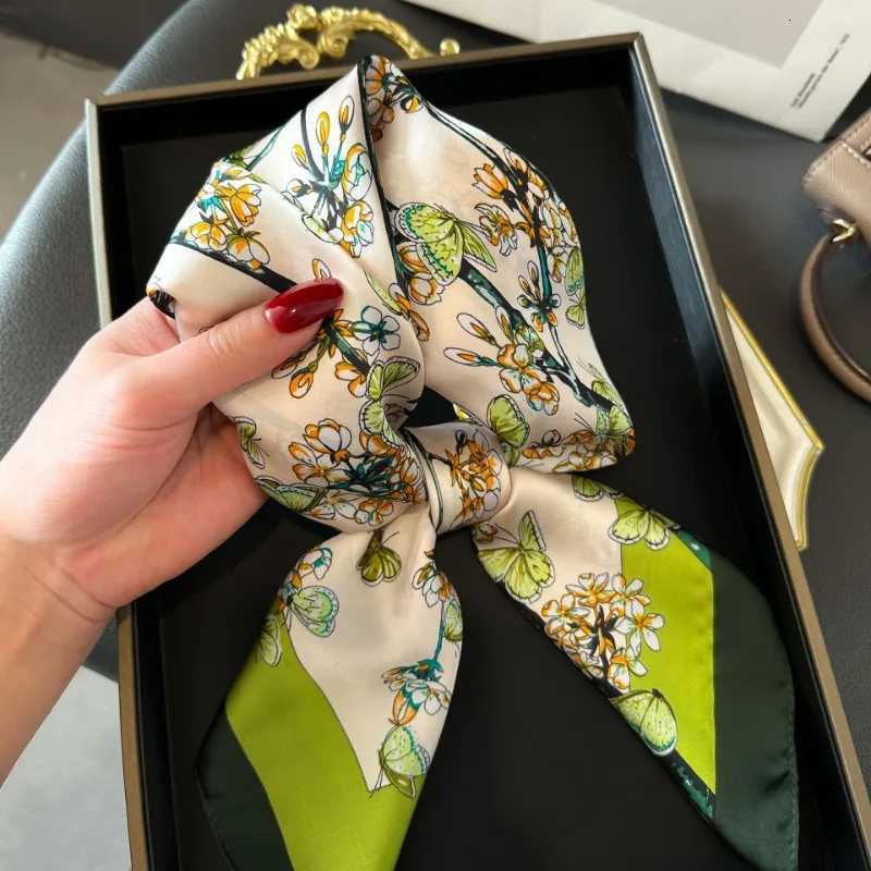 70cm Green Floral Butterfly Scarf Womens Imitation Silk Fresh and Versatile Thin Silk Scarveshigh-end Headscarf Neck Scarf Z260330