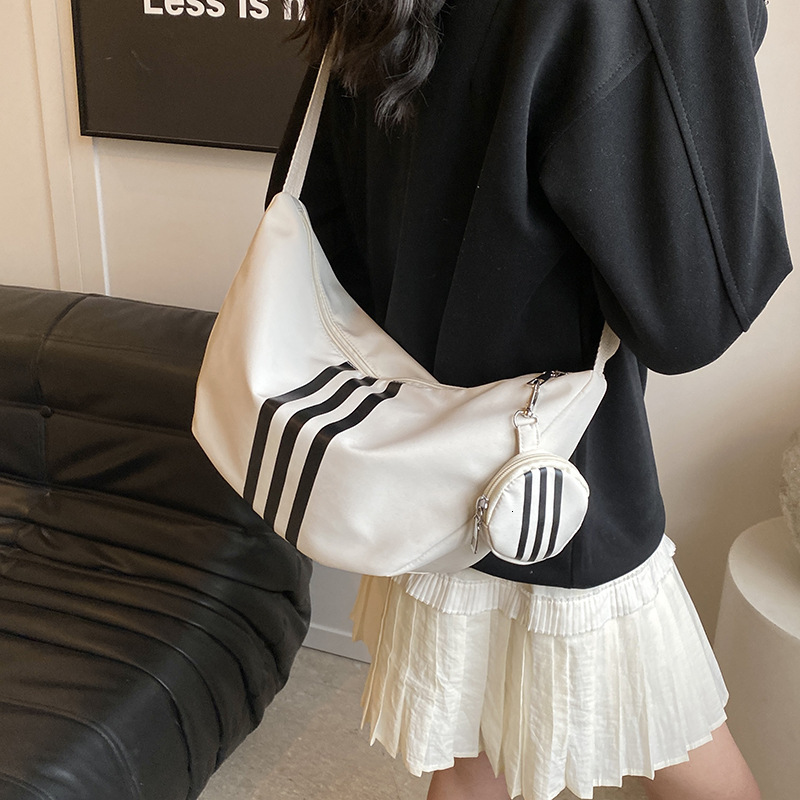 New Fashionable Niche Design Crossbody Korean Version Versatile Casual Dumpling Work Commuting Shoulder Bag for Women