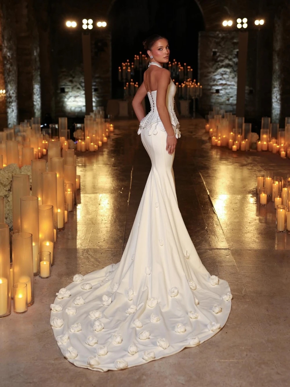Designer Mermaid Wedding Dresses Halter Neck Sleeveless Bridal Gown Pearls Backless Sweep Train Dress Custom Made