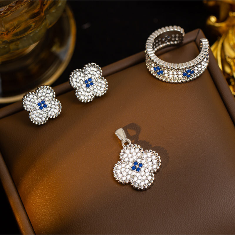 Designer luxury earrings, ring, light high-end feel,personalized stylish accessories wholesale
