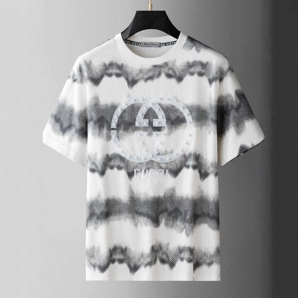 European-style men's high-end pearl embroidered short-sleeve t-shirt, trendy and stylish, breathable, luxury new summer loose-fit half-sleeve