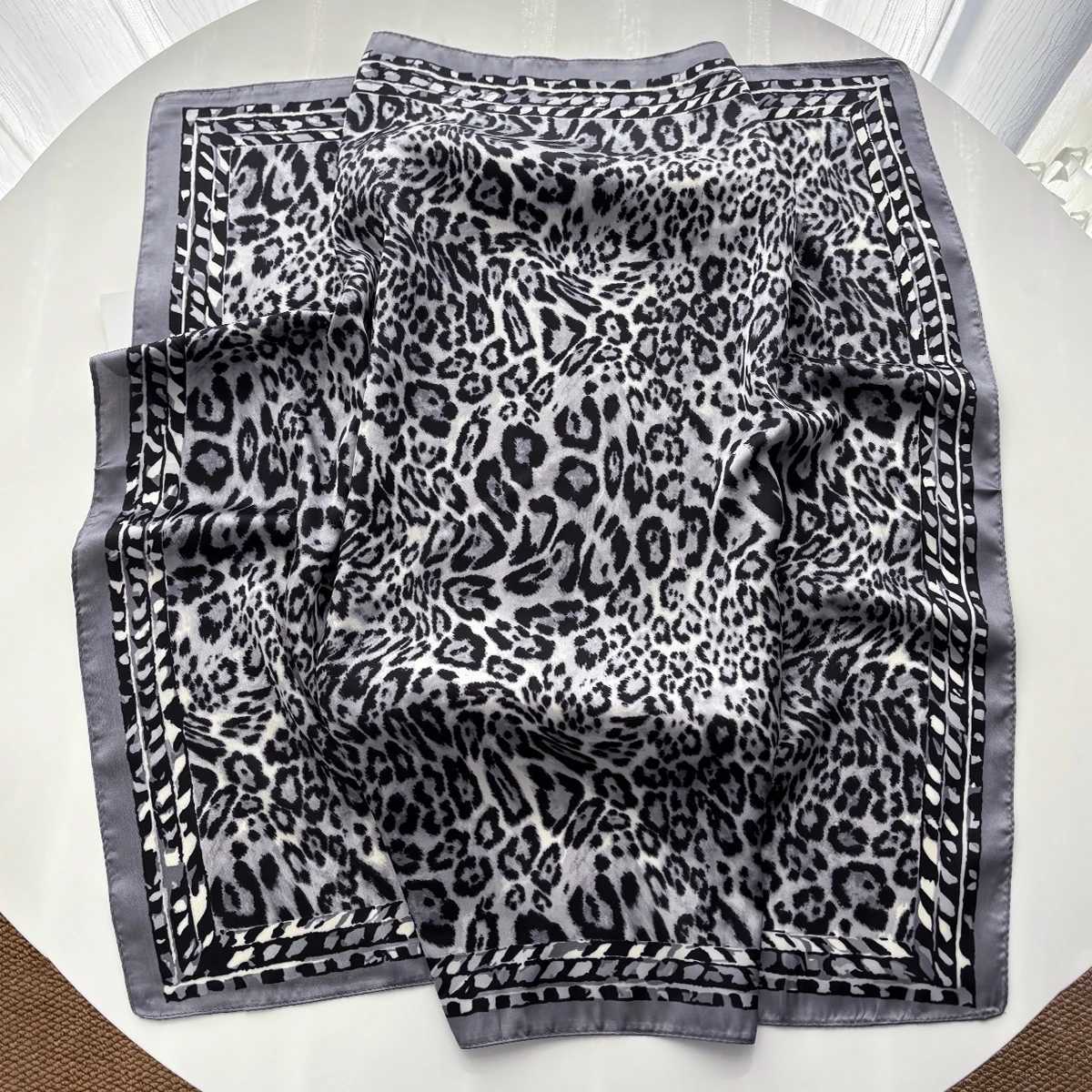 Imitation Silk Square Scarf For Wen leopard Printed Banda Hairband Luxury Hijab Neckerchief Elegant Shawl Wraps X260328