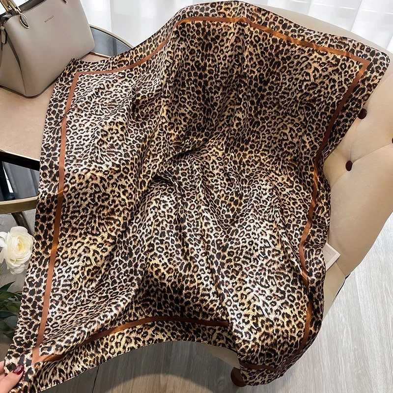 90cm Leopard Print Satin-Finish Scarf - Lightweight Simated Silk Square for Wen Spring Summer Versatile Chic X260328