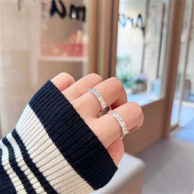 Jewlery Designer For Women New Sparkling Crushed Ice Ring Women, Ins Niche Design, Couple's Ring, Versatile And Simple, Elegant Hand Accessory
