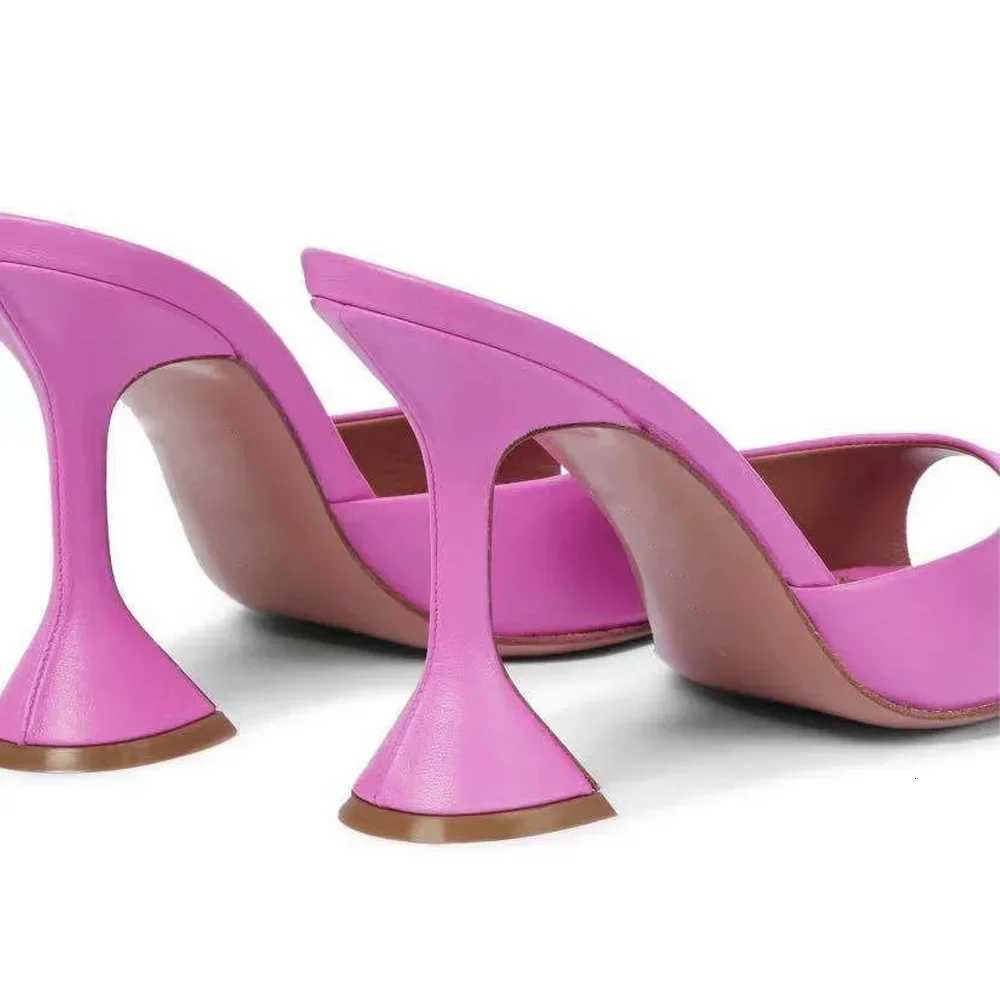 2024 New Pointed Fish Mouth Sandals Fashionable Womens Shoes Wine Glasses and Gold Slippers Z260330