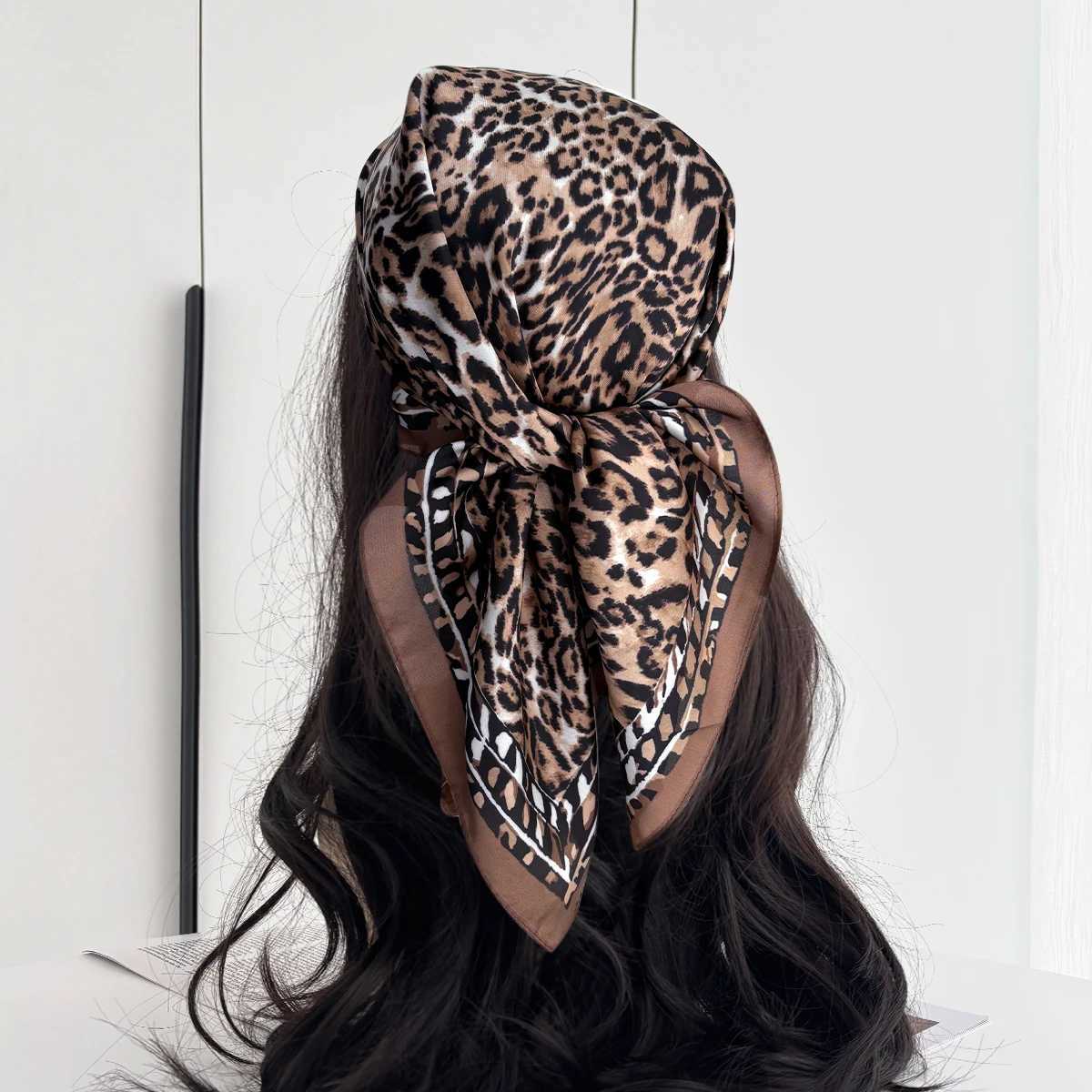 Imitation Silk Square Scarf For Wen leopard Printed Banda Hairband Luxury Hijab Neckerchief Elegant Shawl Wraps X260328