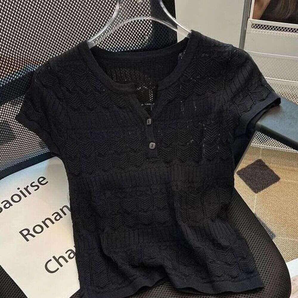 Summer New Vintage French Hollow V-Neck Sleeve Knit Sweater For Women, Sweet And Spicy Girl Short Pullover Top
