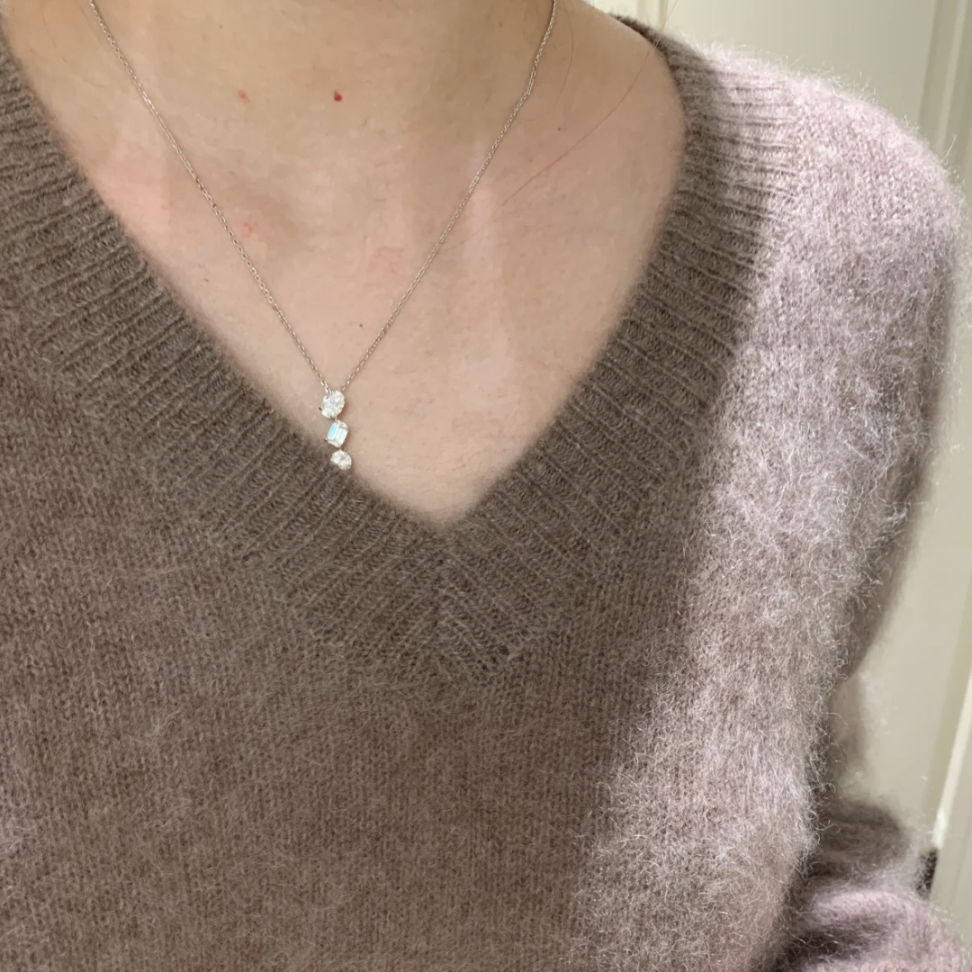 Designer luxury French-style light luxury irregular sparkling diamond pigeon egg zircon necklace for women, niche design with a high-end feel, collarb