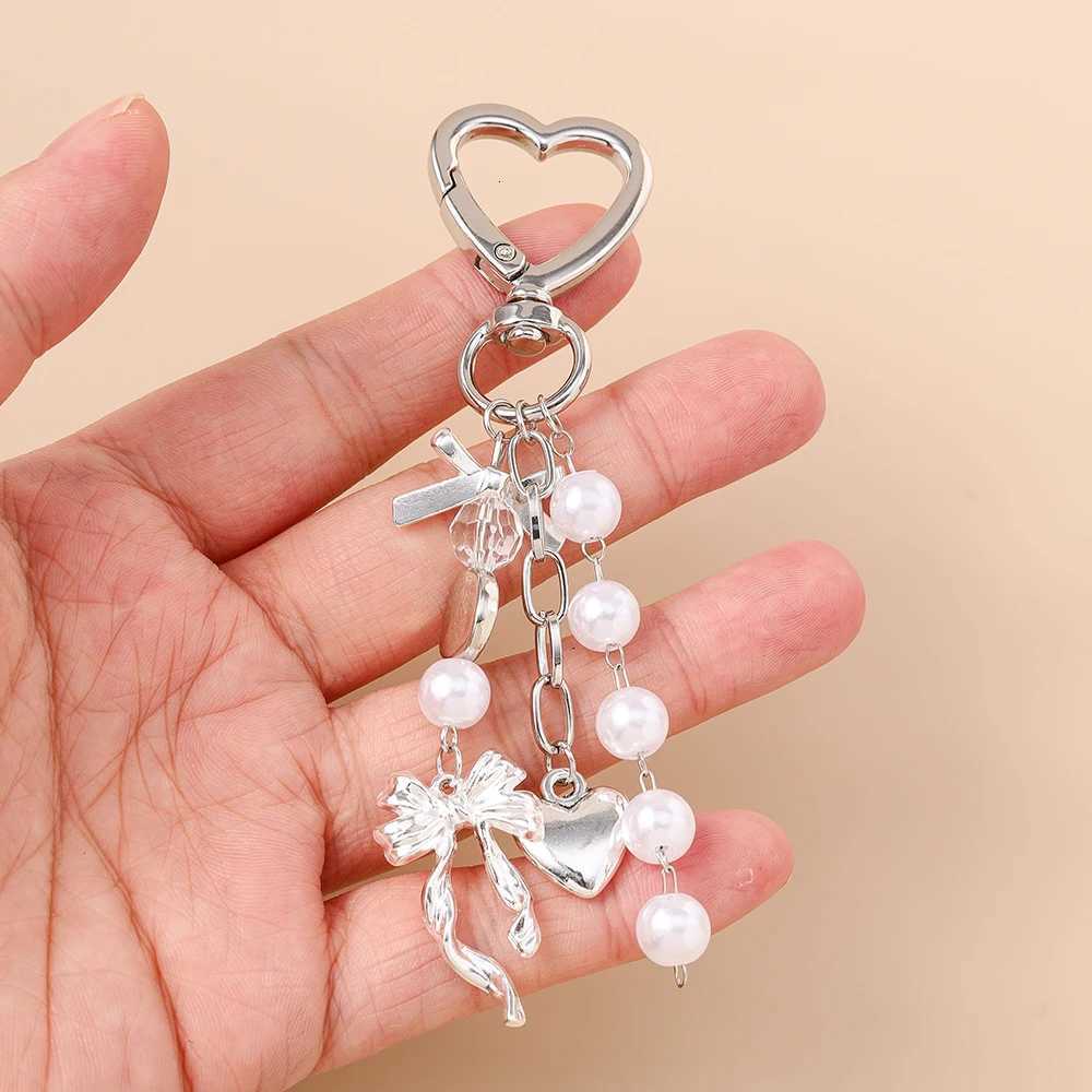 Aihua Cute Y2K Metal Pearl Love Heart Bowknot Key Chain Pearl Key Ring for Women Girl Handbag Pendants DIY Handmade Jewelry Gift Z260330