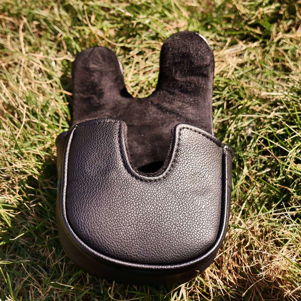 High-Value Golf Putter Cover, Cute Cartoon Embroidery Pattern, Easy-to-Clean PU Material, Magnetic Closure. 26Y0330