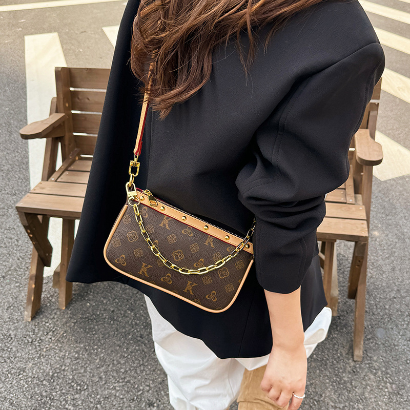 High End Women bags 2026 New Arrival Vintage Print Design Versatile Chain Bag Fashionable Elegant Temperament Shoulder Bag Crossbody Bag