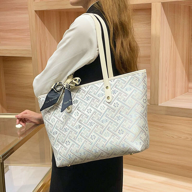 New Chinese Brocade Tote Casual Bag With National Style Embroidery, Versatile Commuting Shoulder/Underarm Bag, Chinese Embroidery Fashion Bag Tote