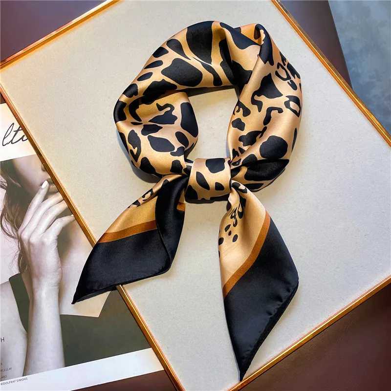 2024 New Satin Shawl Design Wild leopard Print Silk Square Wen neck scarves Wrap kerchief Beach Hair Band wens bandana X260328