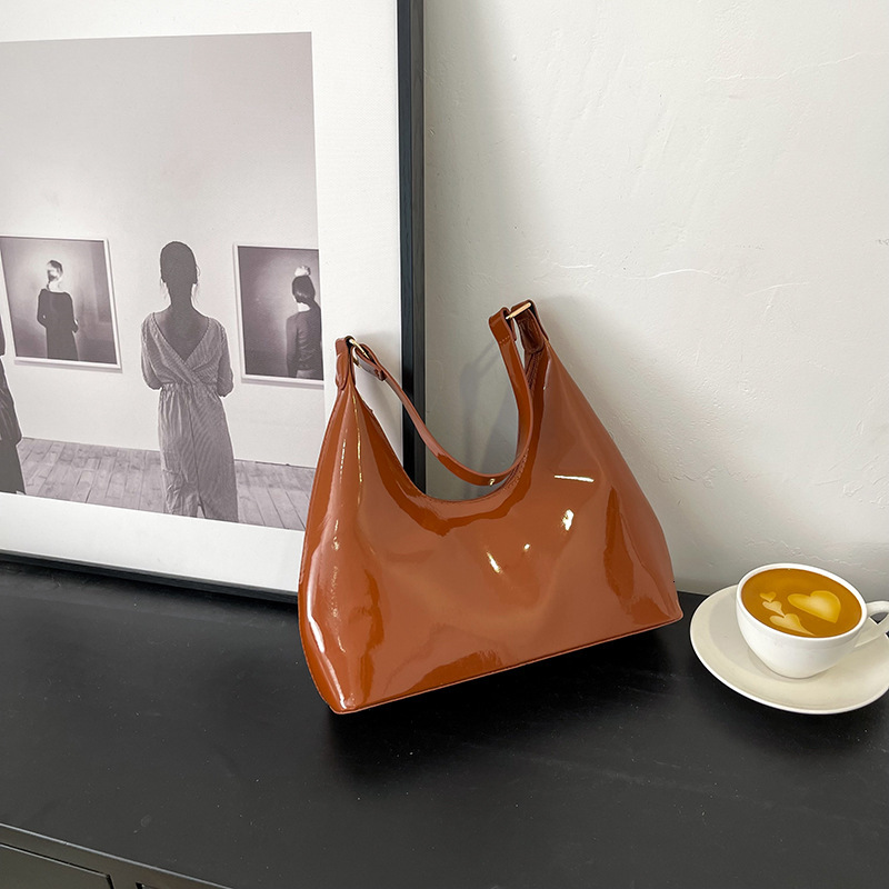 Free Shipping High Value Cross-Border Casual Glossy Underarm for Women 2026 New Patent Leather Fashion Light Luxury Shoulder Handbag Baguette Bag