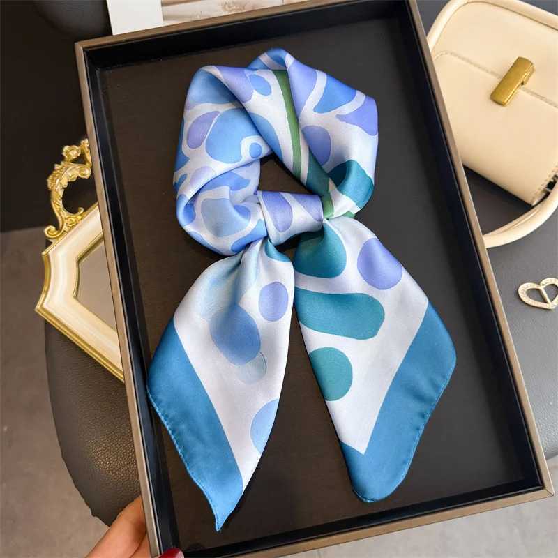 2026 New Fashion Pattern Print Silk Square Scarf Wen Suitable All Seasons Decoration Scarf Soft Foard Bandana Neck Ties X260328