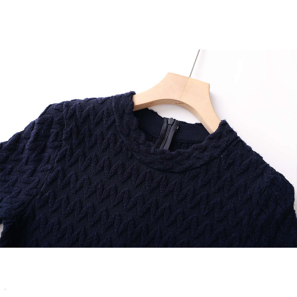 Designer's new jacquard short sleeved three-dimensional pattern round neck zipper slim fit French waist q26 cinching dress