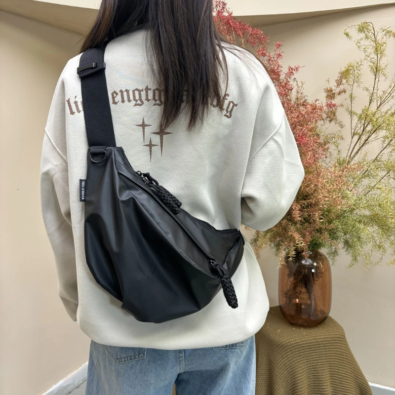 Manufacturer wholesale waterproof leather crossbody bag, new fashionable and popular large-capacity casual dumpling bag for women