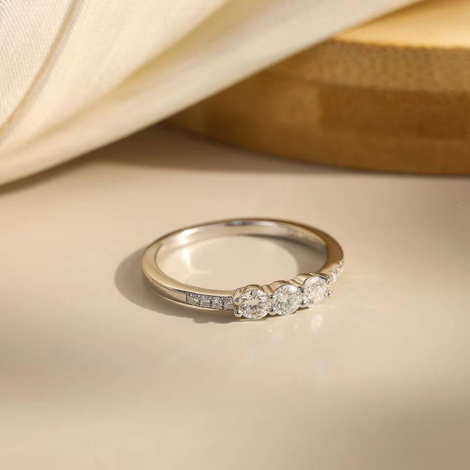 MILO MLSMR12 925 Sterling Silver Round Cut D Color VVS Moissanite Wedding Band Classic Brilliant Jewelry for Women