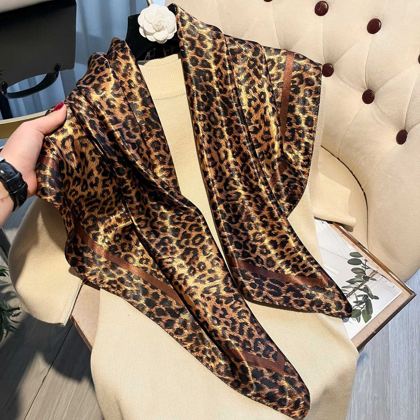 New Luxury Brand Leopard Print band Scarf Wen Fashion Silk Satin Hair Band Bag Wrist Bandana Neckerhf Shawl Wraps X260328