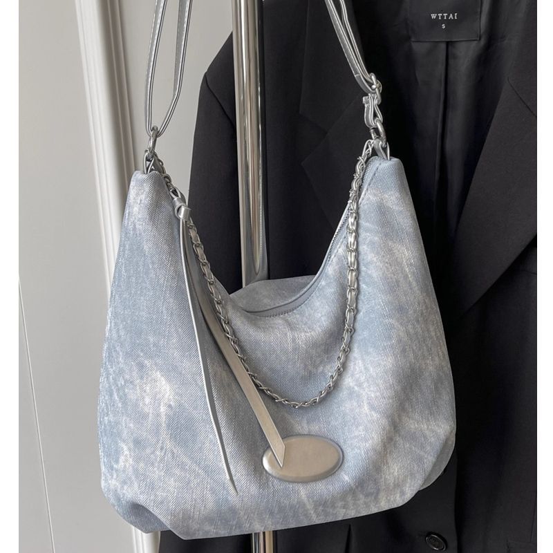 Minimalist Large Capacity Pleated Cloud Crossbody for Women 2025 New Fashion Versatile Commuter Shoulder Tote Bag