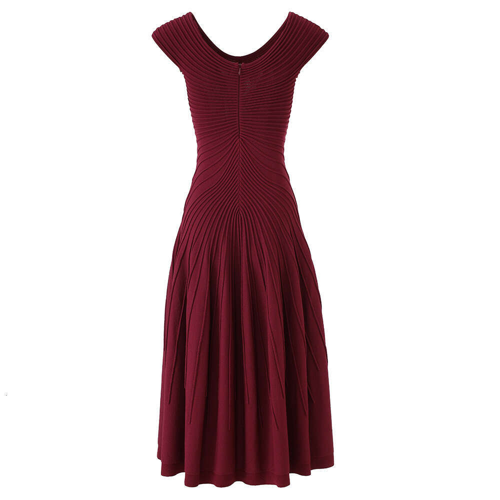 2026 designer high-quality synthetic silk pleated A10 single shoulder sleeveless waistband medium thick knitted fashionable dress