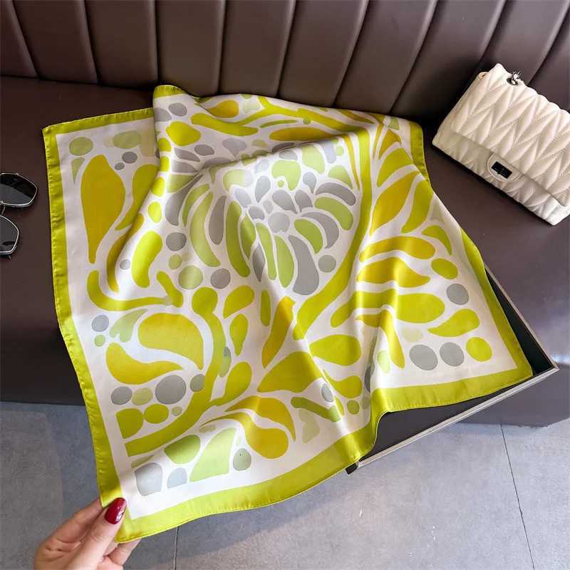 2026 New Fashion Pattern Print Silk Square Scarf Wen Suitable All Seasons Decoration Scarf Soft Foard Bandana Neck Ties X260328
