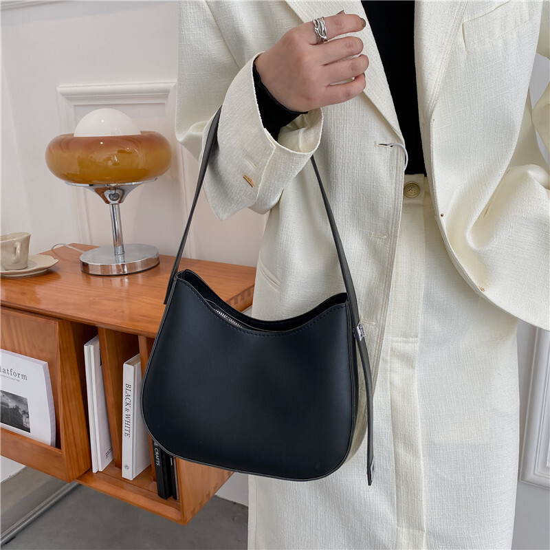 Free Shipping High Value Soft Leather Hobo Bag for Women Minimalist Shoulder Bag Casual Crossbody Handbag with 4 Colors