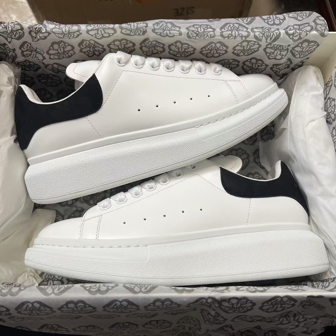 Designer Casual Shoes For Men Women Oversized Sneaker Calfskin Platform Sneakers White Black Velvet Leather Iridescent Fashion Outdoor Mens Trainers Size 36-45