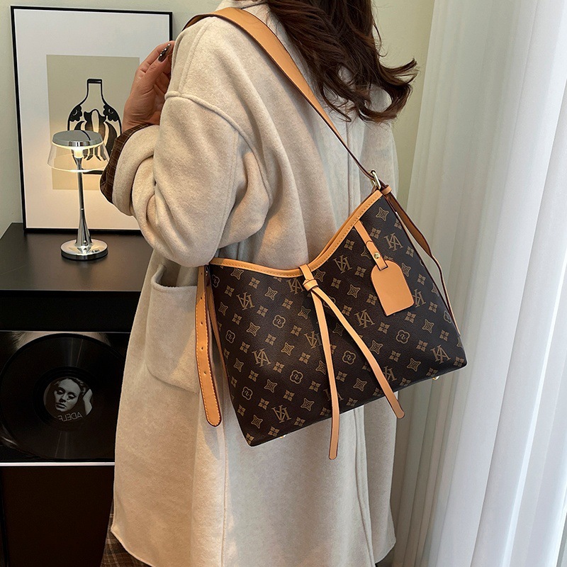 Free shipping Designer bag Women's Versatile Large Capacity Tote Bag with Shoulder Strap - Classic Plaid Design Superiority