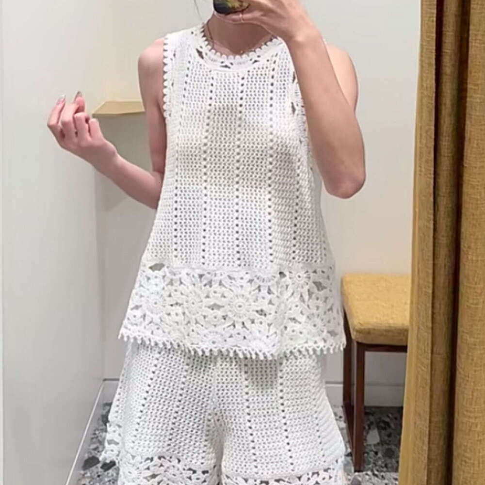 2026 new designer sleeveless round neck white top+lace shorts S18 elegant slim fit women