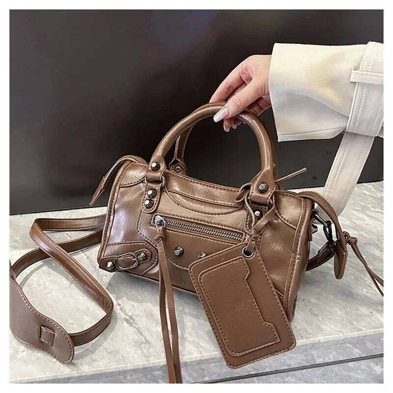 Rivet Motorcycle High End Large Capacity Shoulder Textured Leather Crossbody Bag Fashionable Casual Women S Handbag Liksusie