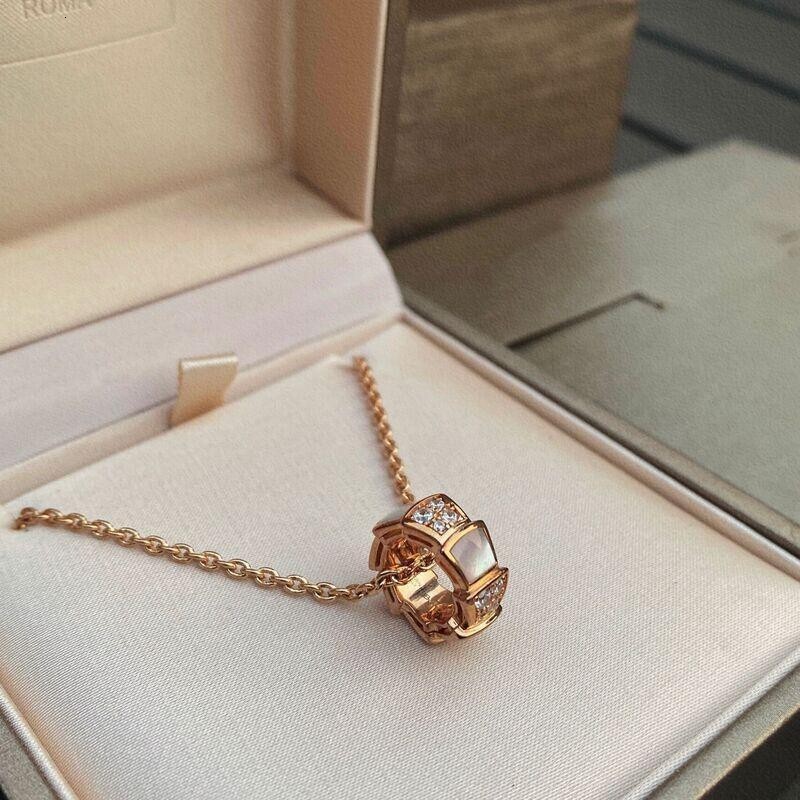Necklace Gold Plated Full Diamond Natural Mother-Of-Pearl Snake Bone Necklace For Women Elegant Fashion Versatile Snake-Shaped Collarbone Chain Neckla